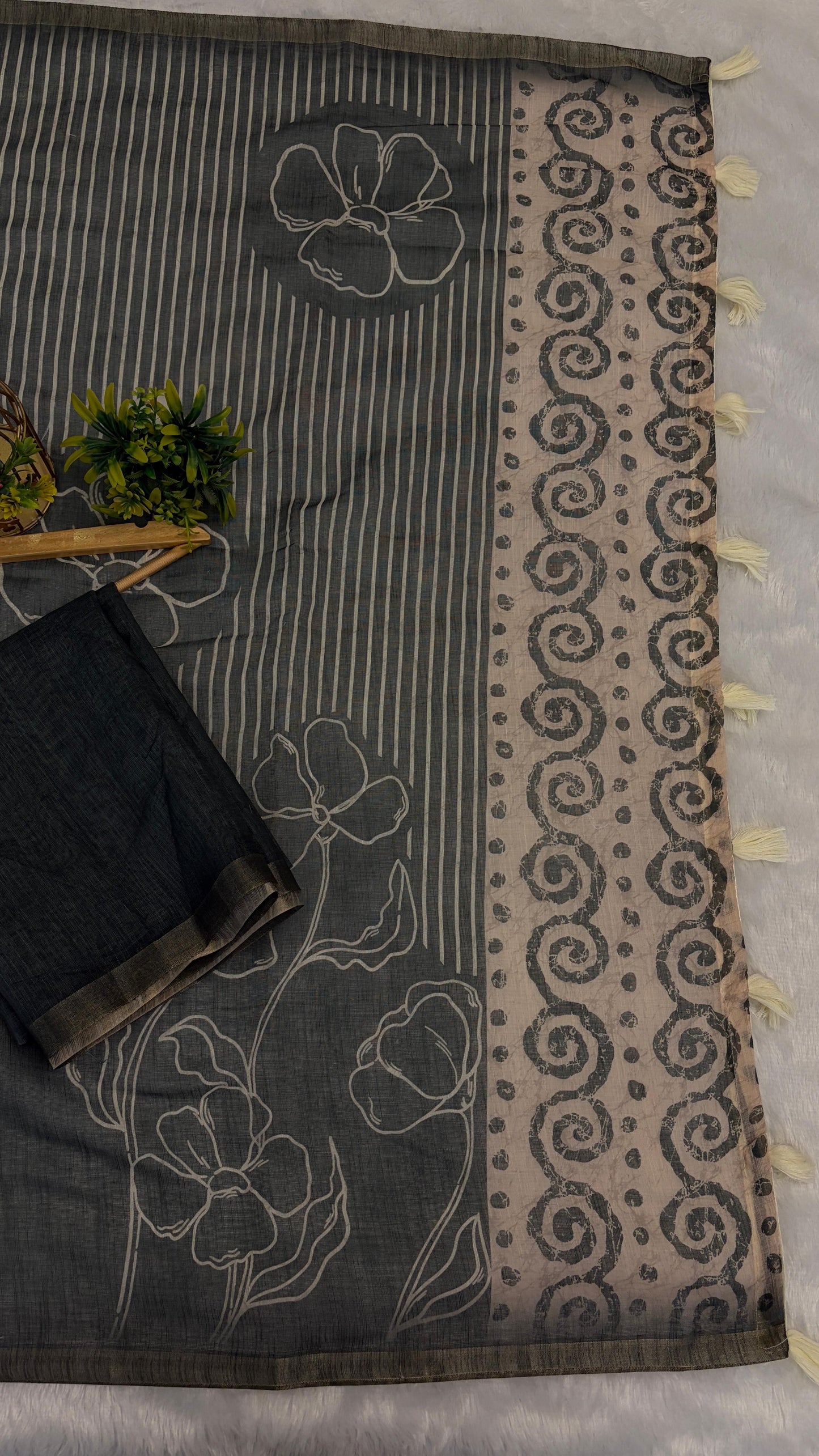 Cotton Linen Flower Print Saree