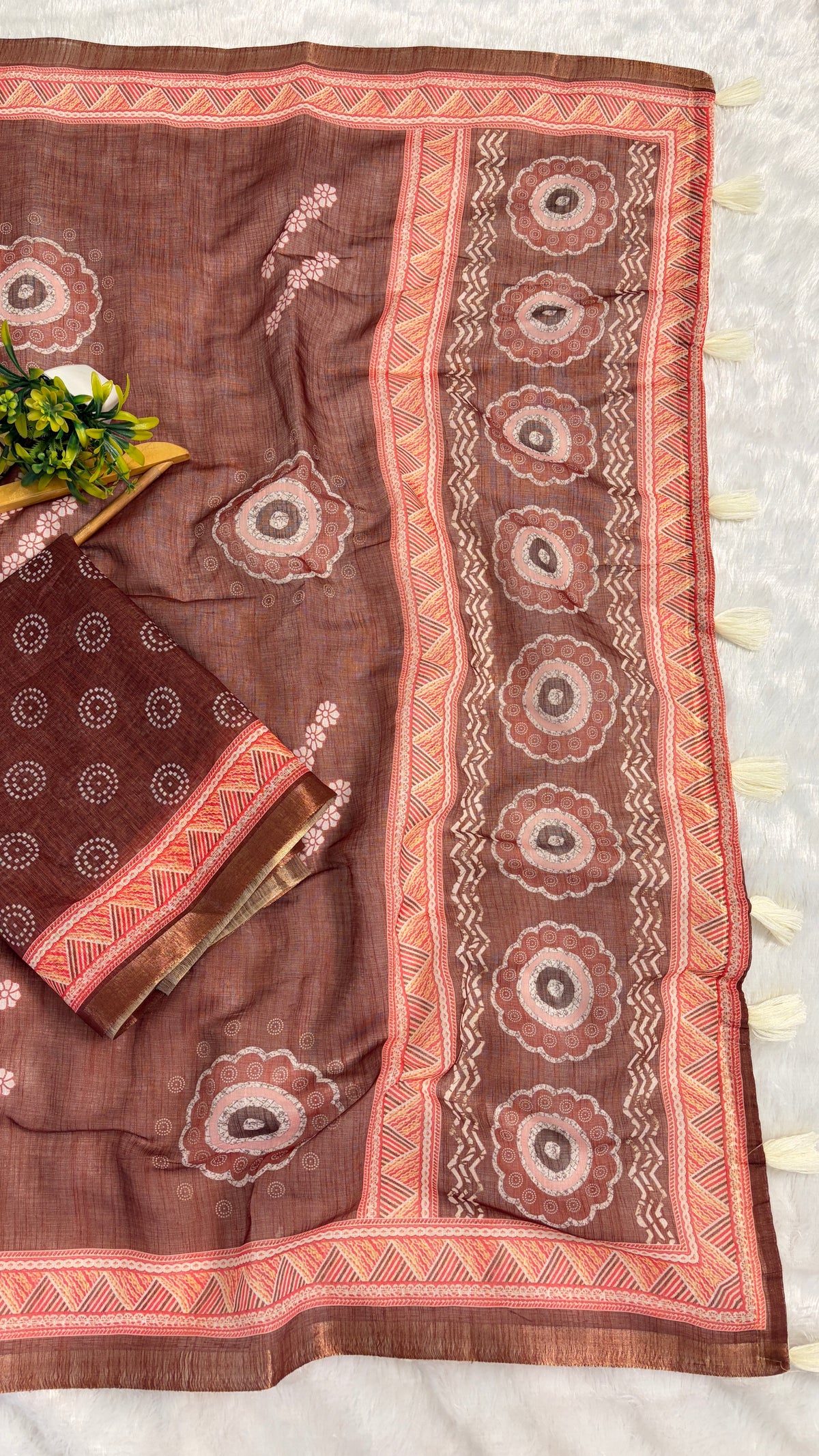 Cotton Linen Rust Color Abstract Printed Saree