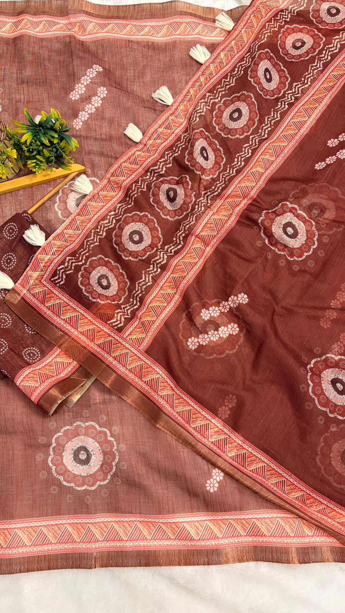 Cotton Linen Rust Color Abstract Printed Saree