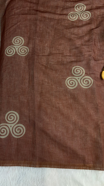 Cotton Linen Maroon with Rust Tone Abstract Prints Saree