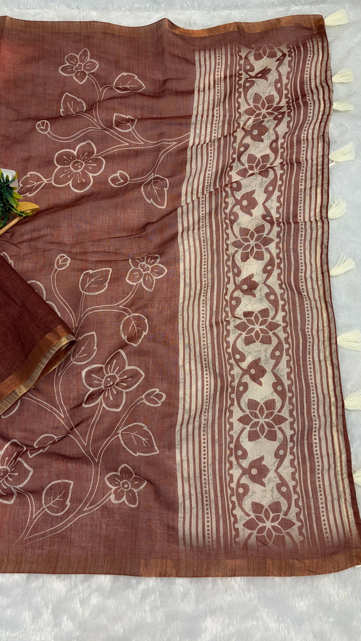 Cotton Linen Rust with Orange Dual Color Flower Print Saree