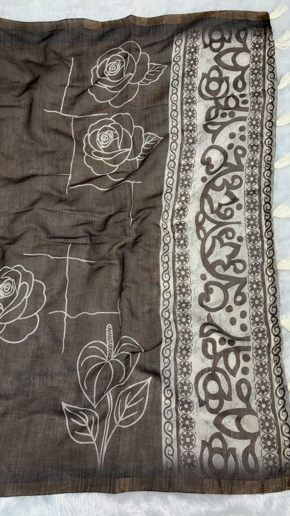 Cotton Linen Brown with Mehendi Tone Color Flower Print Saree￼