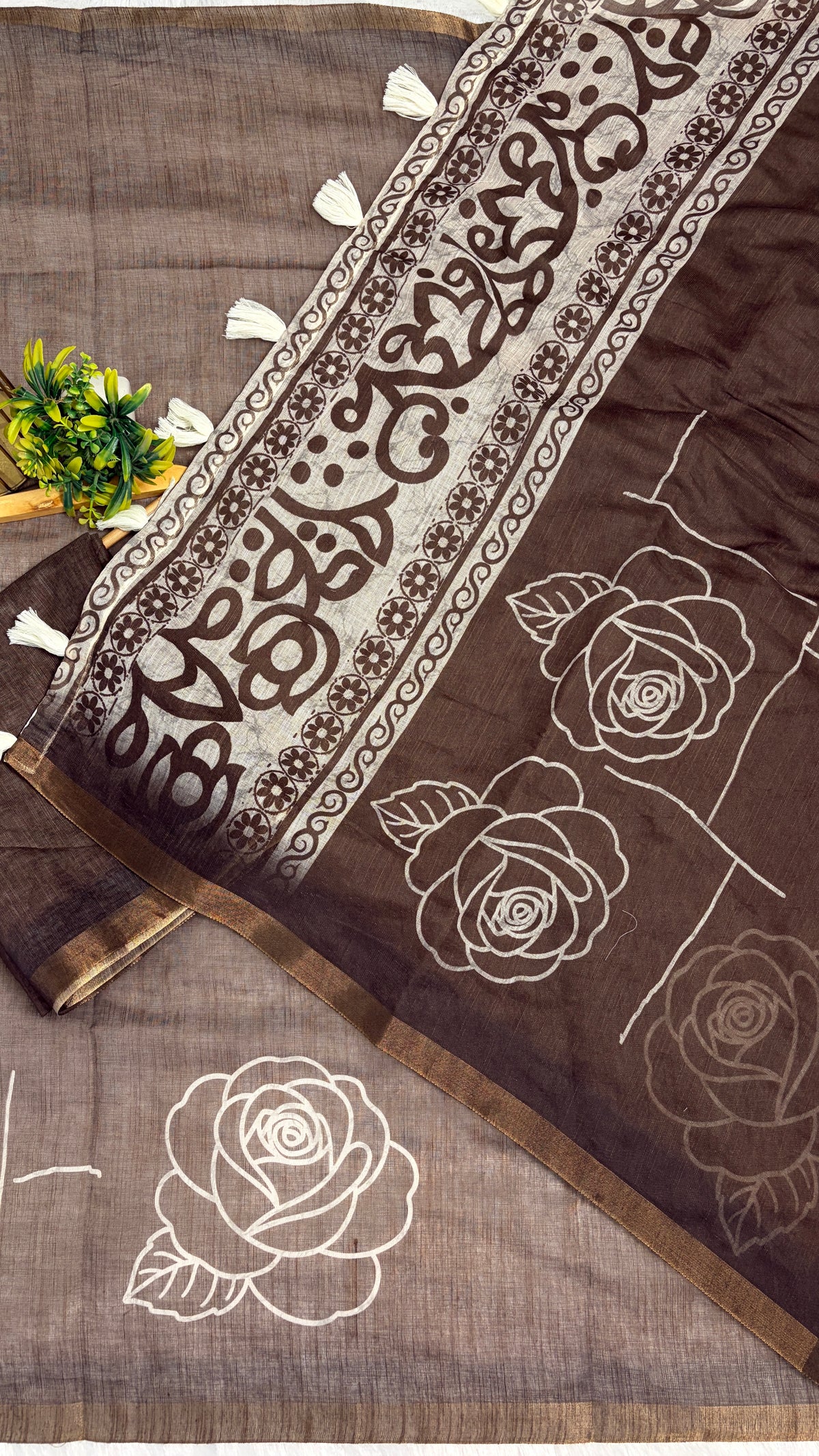 Cotton Linen Brown with Mehendi Tone Color Flower Print Saree￼
