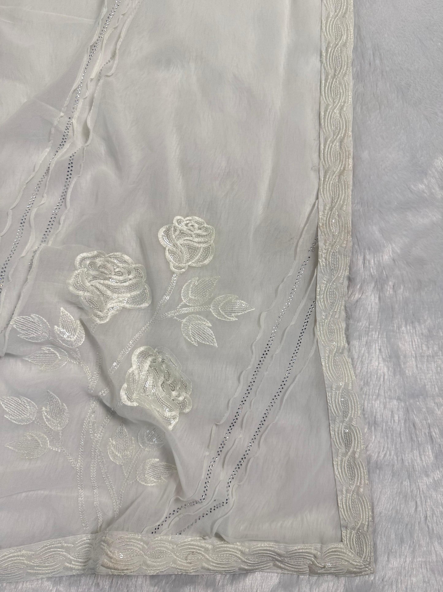 Gorgeous Diamond and Thread work with Sequence flower Saree