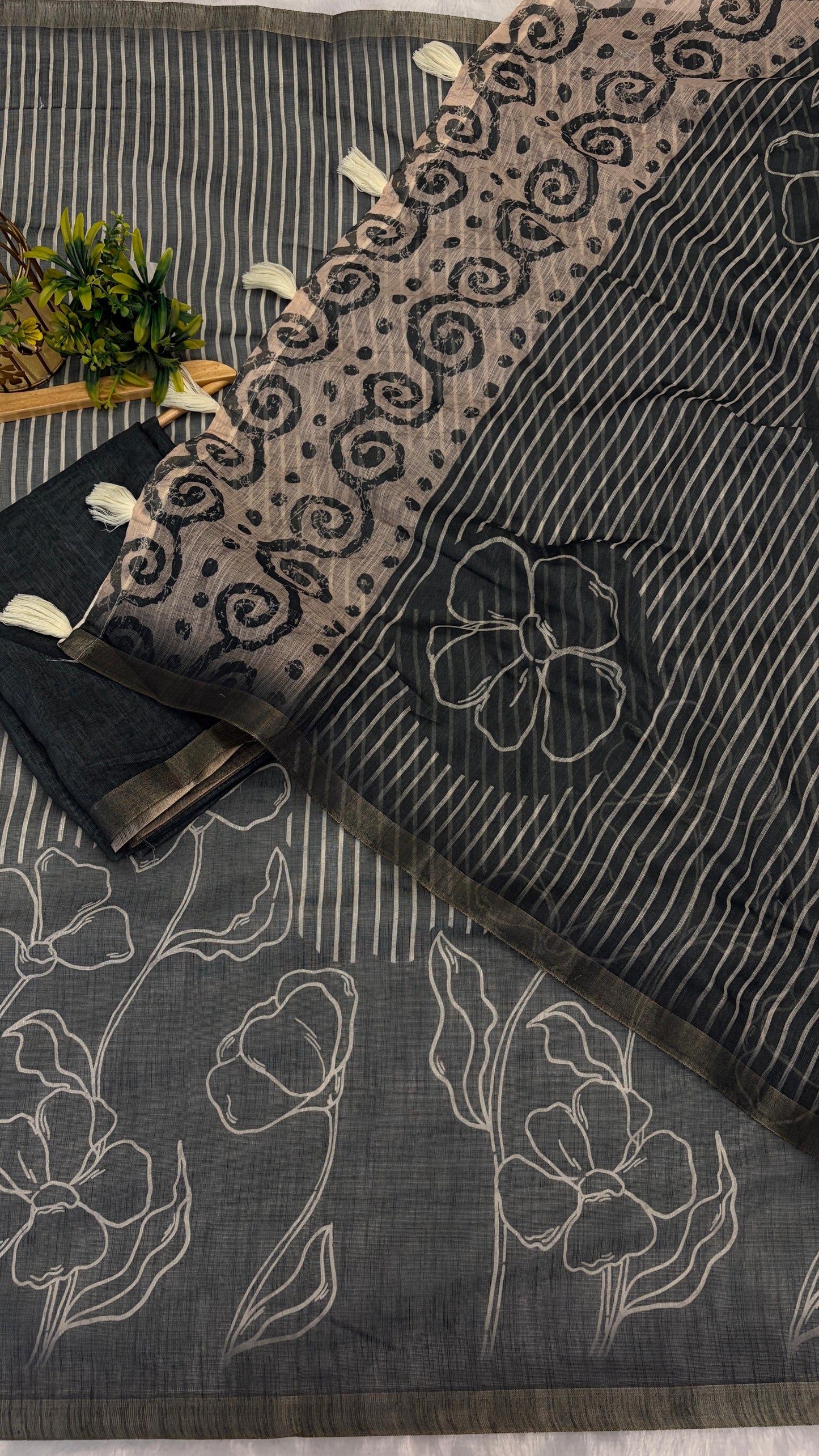 Cotton Linen Flower Print Saree