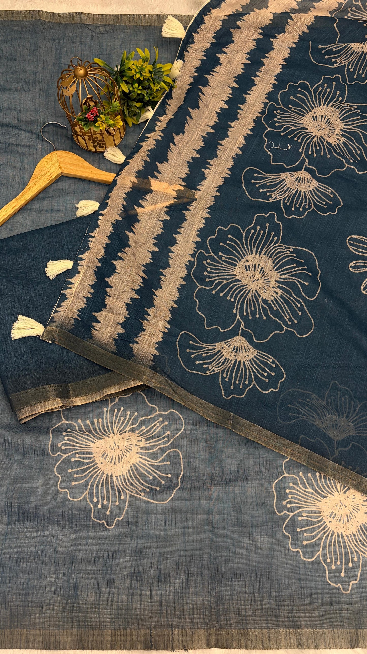 Cotton Linen Flower Print Saree